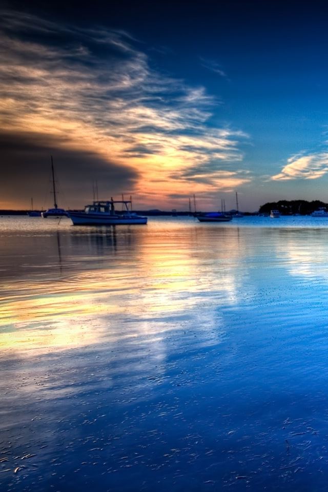 640x960 Exceptional Boat Anchored - boat iPhone 4s Wallpaper