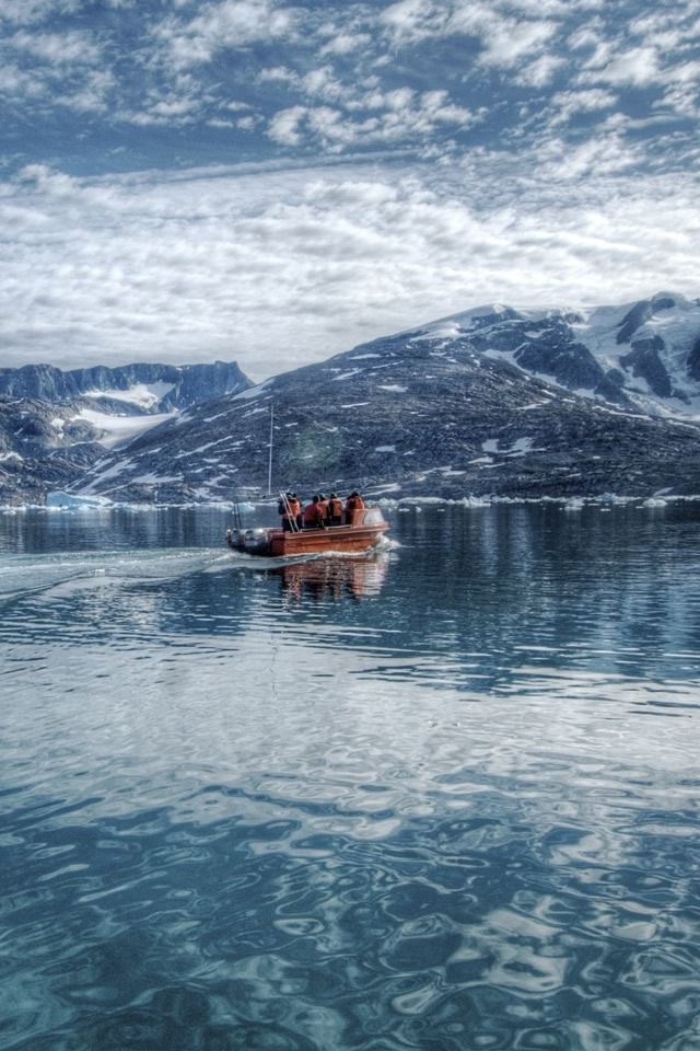 640x960 Arctic Sea, Eastern Greenland - snow iPhone 4s Wallpaper