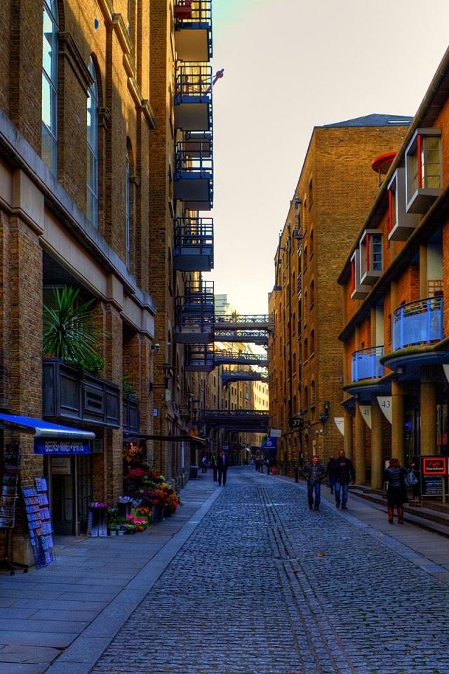 640x960 London Streets - plant iPhone 4s Wallpaper