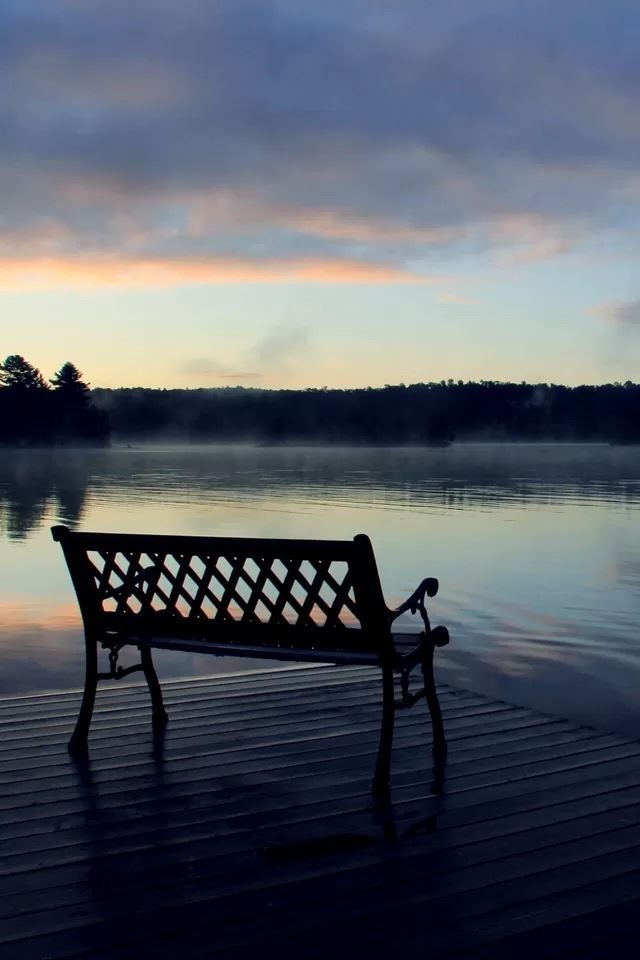 640x960 Lake and chair - quiet iPhone 4s Wallpaper