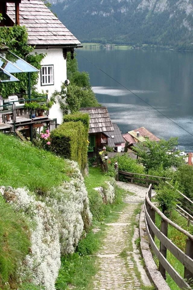 640x960 Holiday homes - holiday iPhone 4s Wallpaper