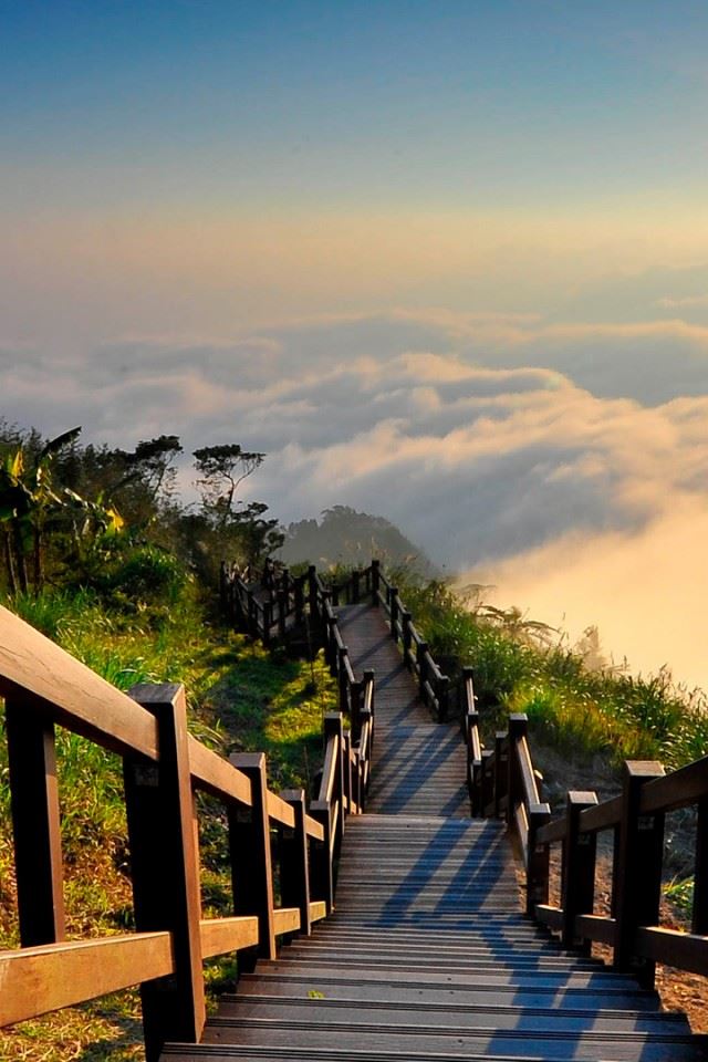 640x960 Stairs Clouds Sun Shines Brightly - grass iPhone 4s Wallpaper