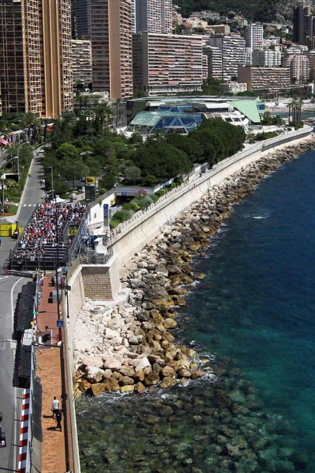 640x960 Monaco Seaside Building Racing - sunshine iPhone 4s Wallpaper