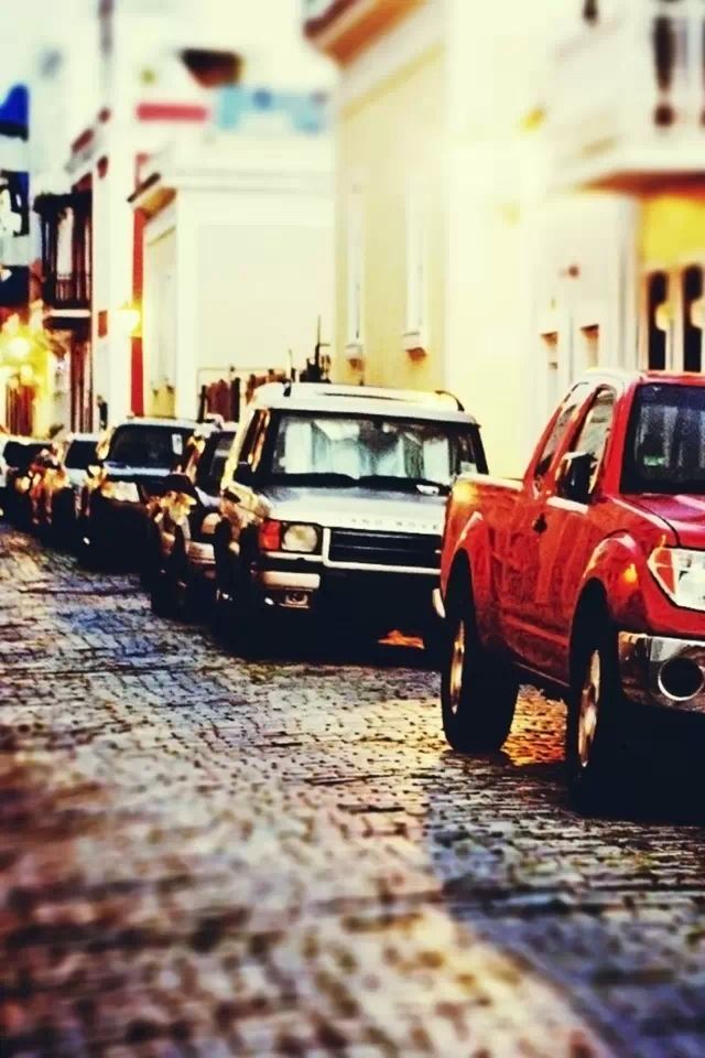 640x960 Street parking - street iPhone 4s Wallpaper