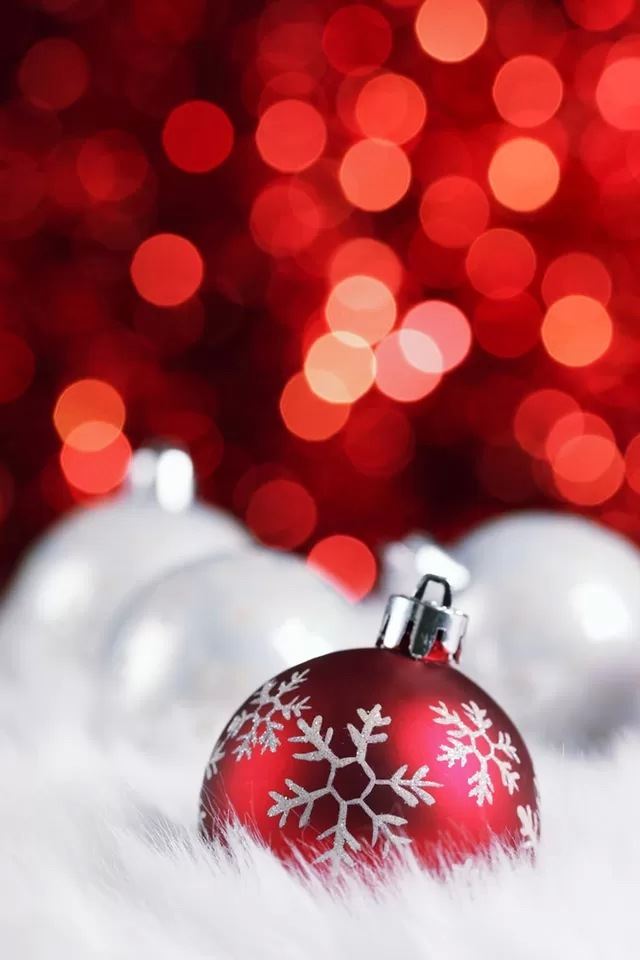 640x960 Christmas balls -  iPhone 4s Wallpaper