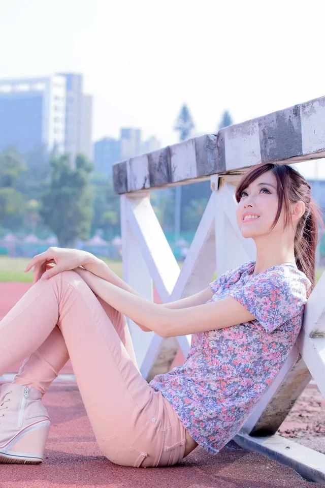 640x960 Girl -  iPhone 4s Wallpaper
