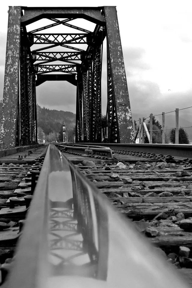 640x960 Track - track iPhone 4s Wallpaper