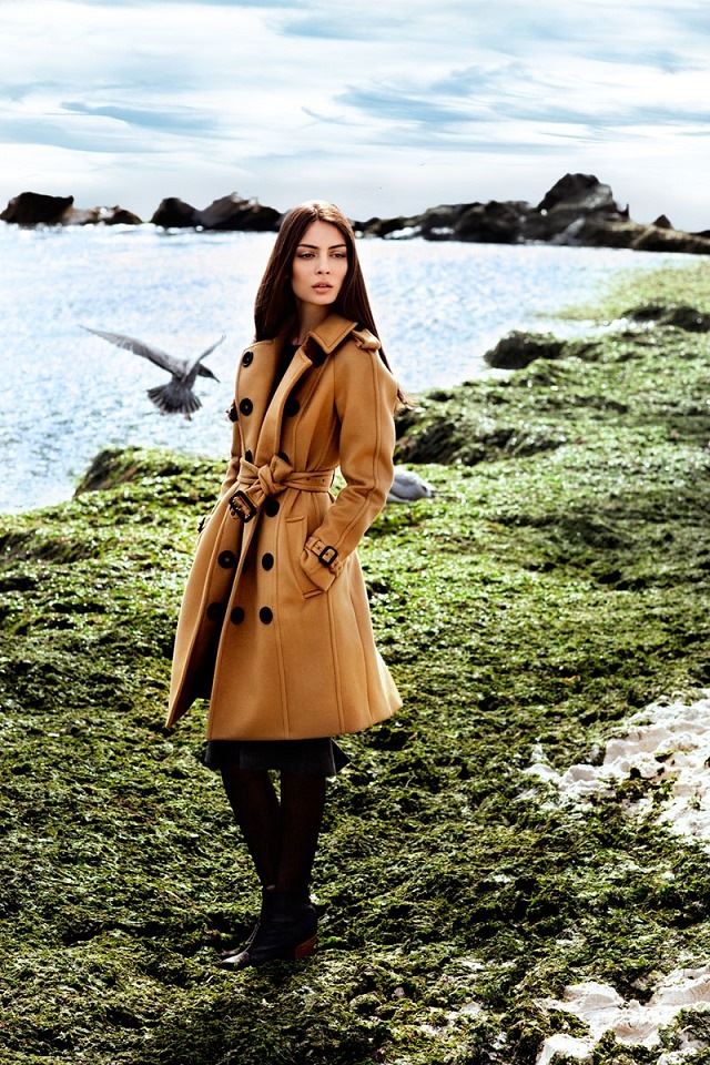640x960 Fashion Girl - bird iPhone 4s Wallpaper