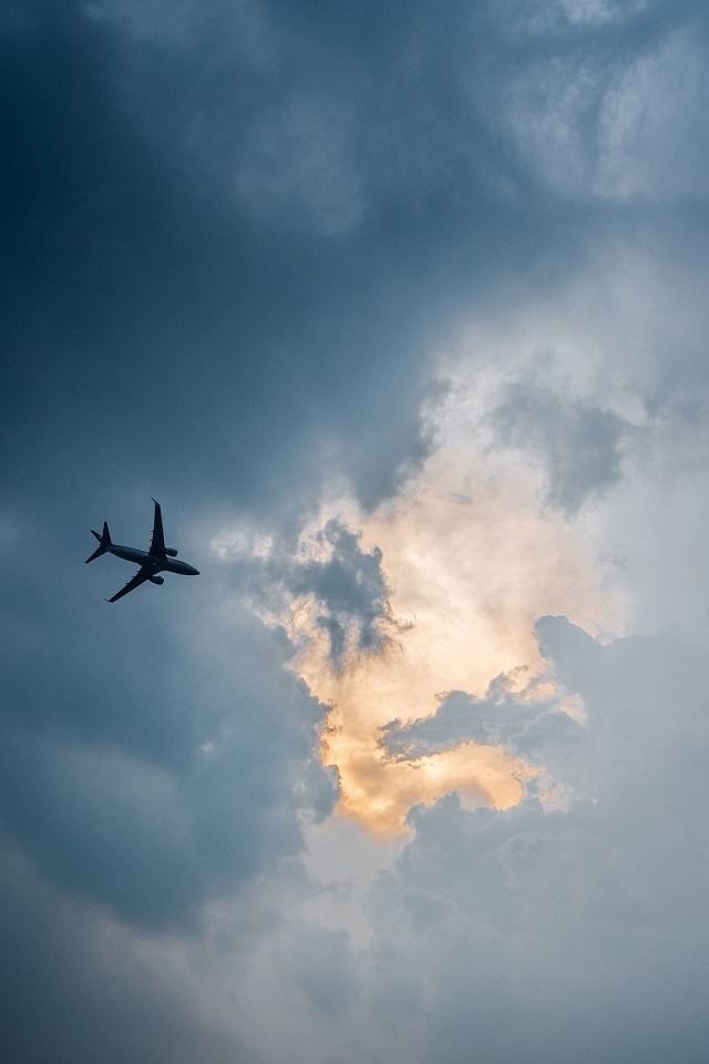 640x960 Gray skies - skies iPhone 4s Wallpaper