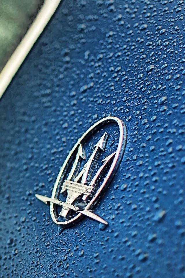 640x960 Maserati car logo - logo iPhone 4s Wallpaper
