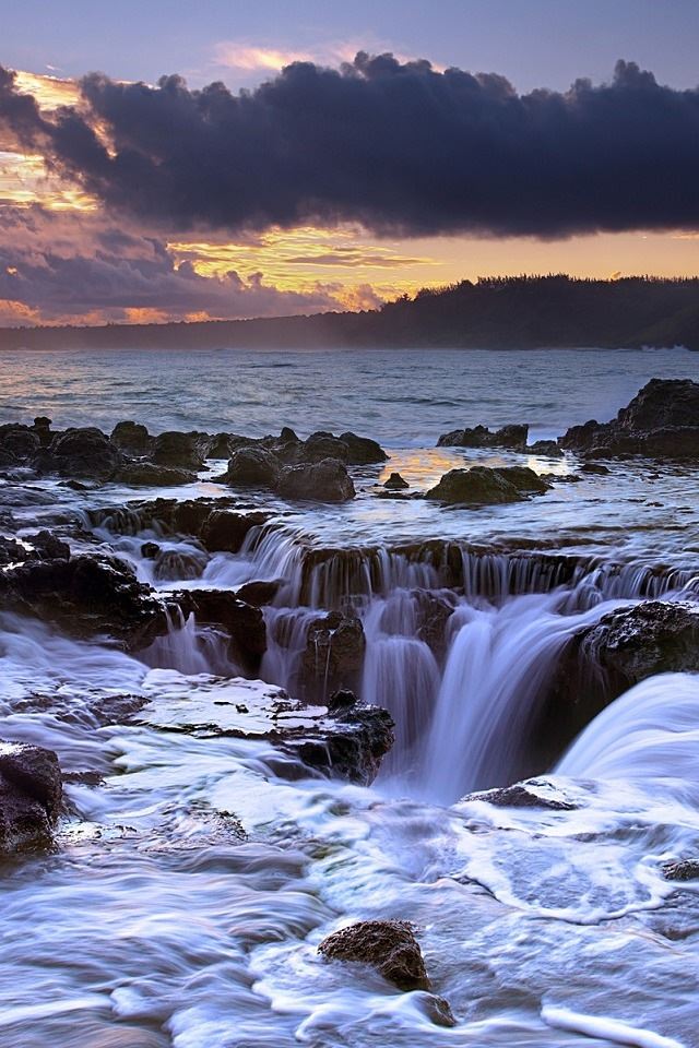 640x960 River - sky iPhone 4s Wallpaper