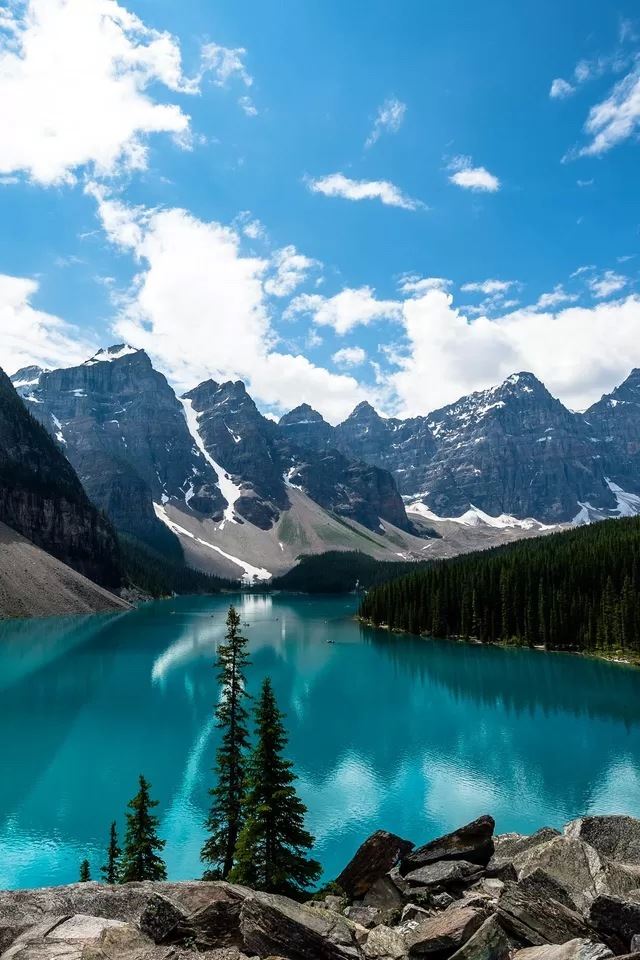 640x960 Mountains and lake - tree iPhone 4s Wallpaper
