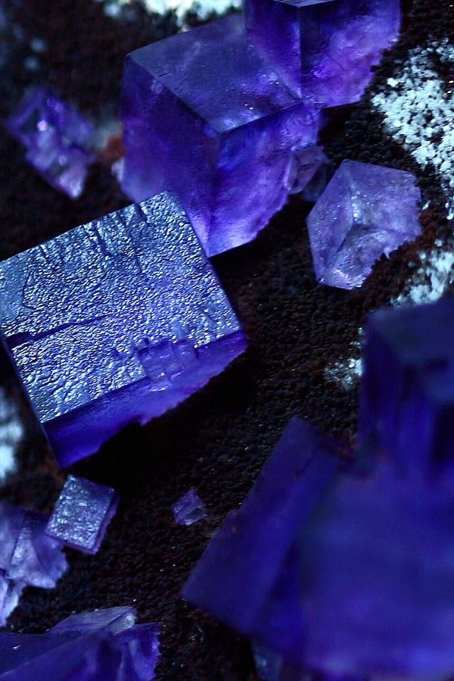 640x960 Purple fluorite cubes - cubes iPhone 4s Wallpaper