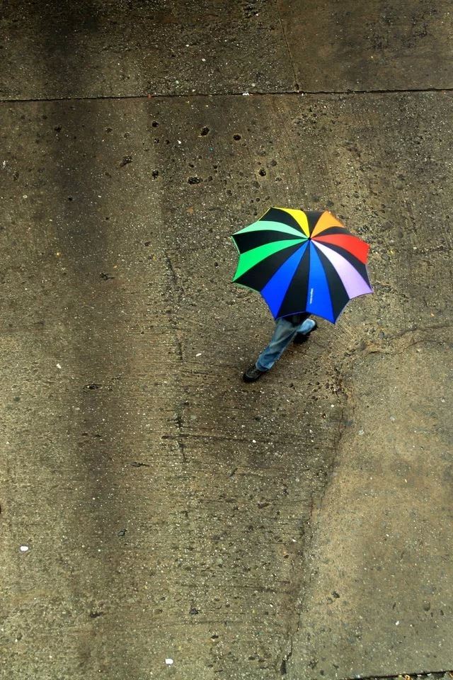 640x960 Rainbow Umbrella - umbrella iPhone 4s Wallpaper