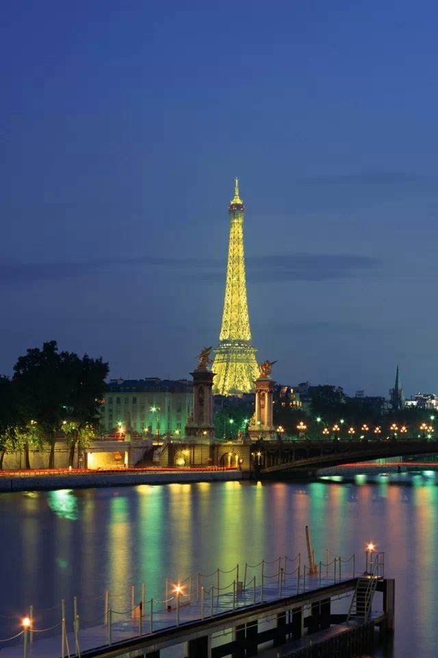 640x960 Tower night - pink iPhone 4s Wallpaper