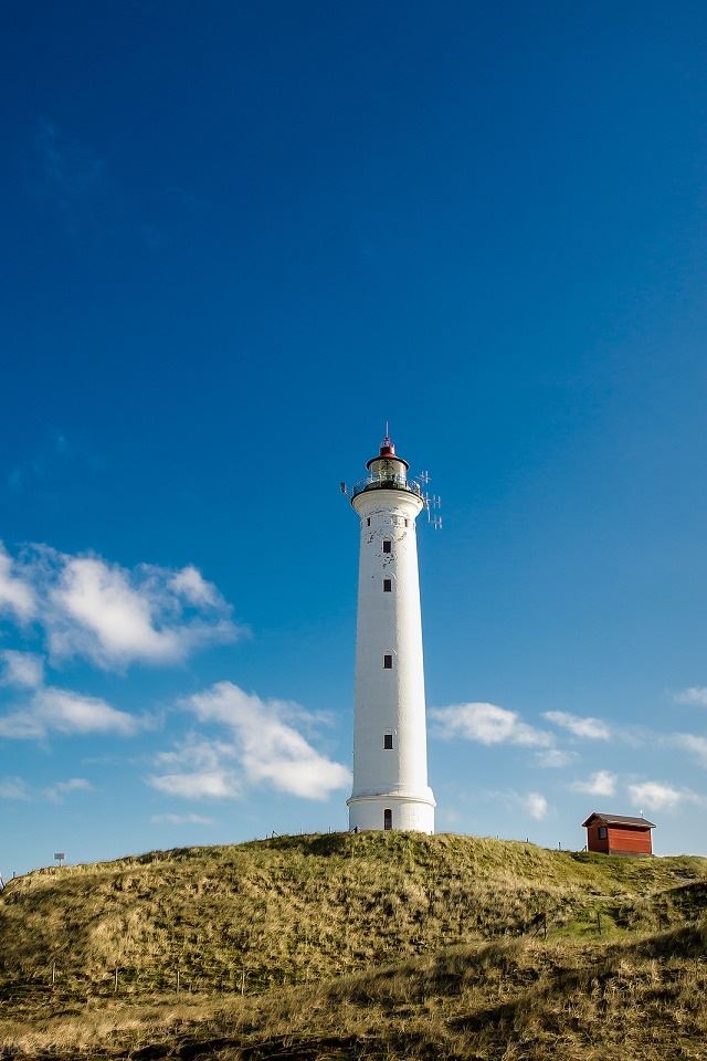 640x960 Lighthouse - house iPhone 4s Wallpaper