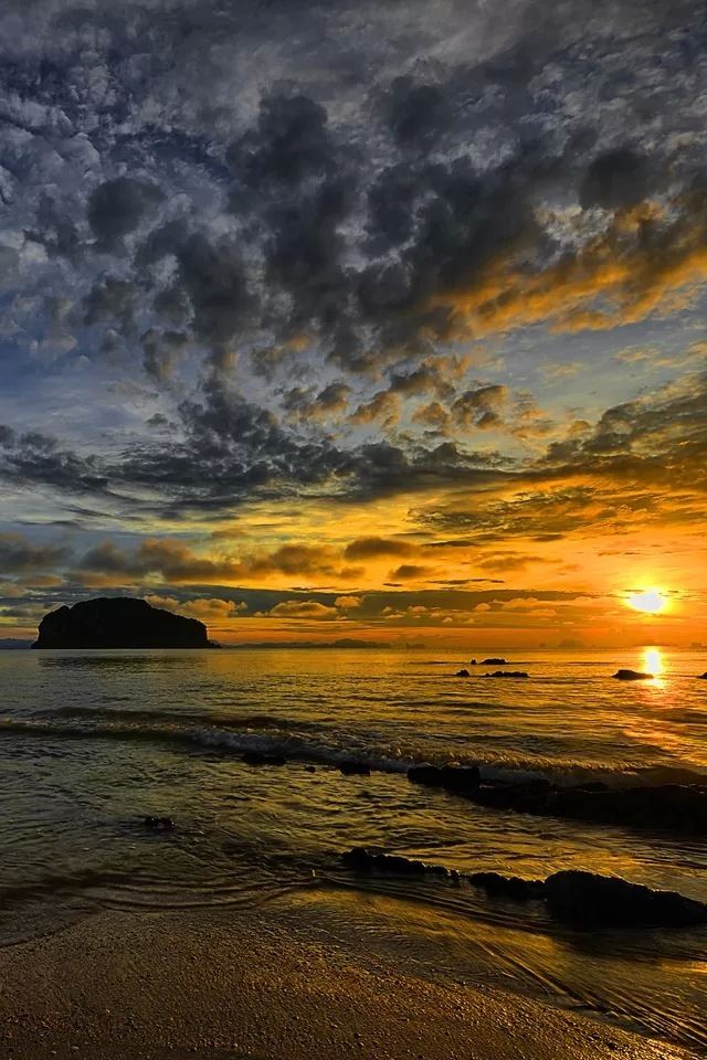 640x960 Beach sunset - sea iPhone 4s Wallpaper