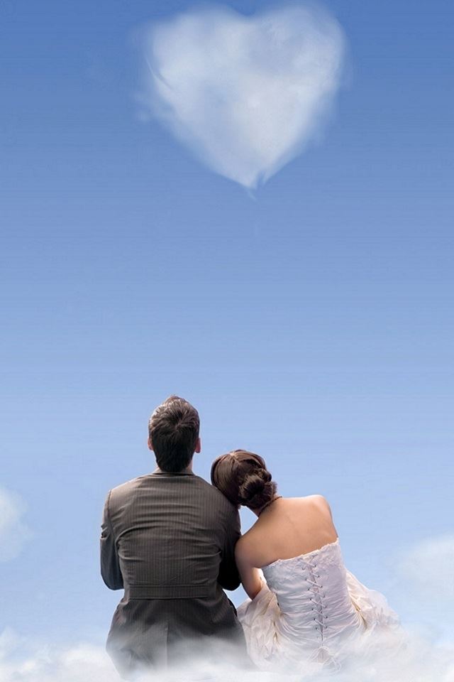 love couple iPhone 4s Wallpapers Free Download