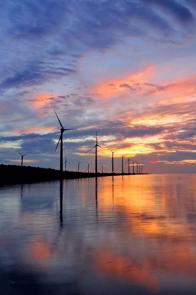 Seaview windmill power iPhone 4s wallpaper 