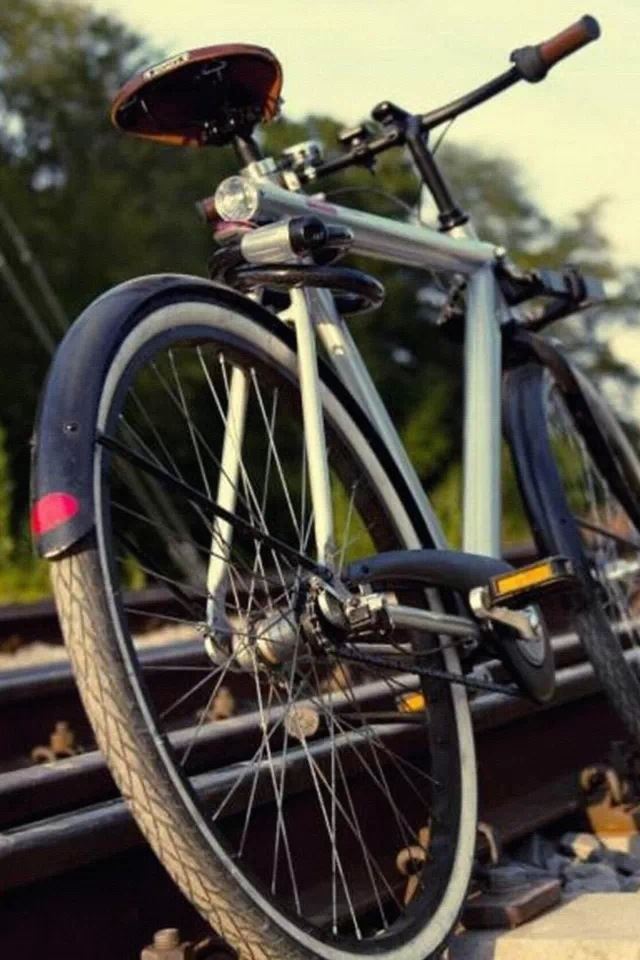 640x960 Bicycle - wheel iPhone 4s Wallpaper