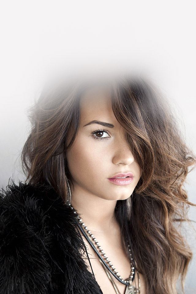 640x960 Demi Lovato in black -  iPhone 4s Wallpaper