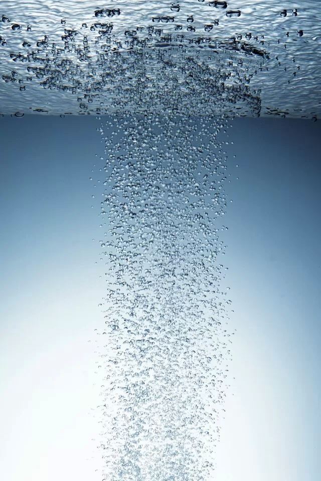 640x960 Underwater bubbles - water iPhone 4s Wallpaper