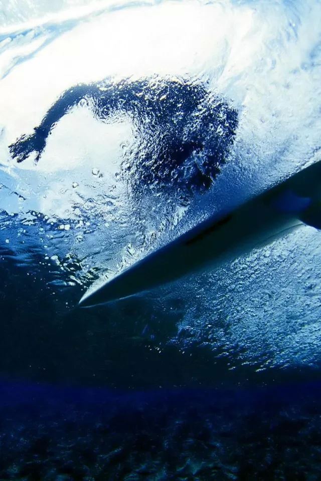 640x960 Surfing -  iPhone 4s Wallpaper