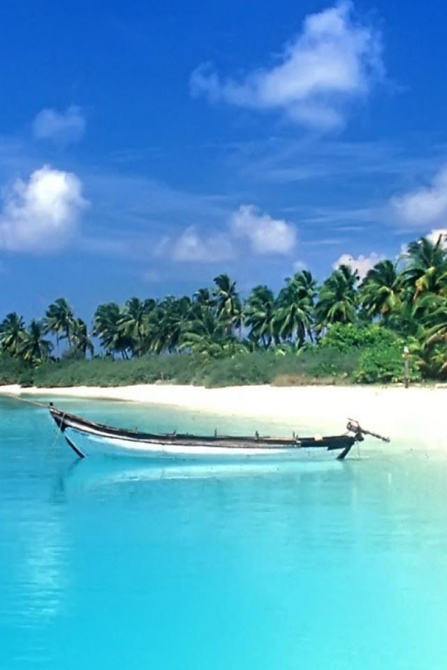640x960 Hot Beach - hot iPhone 4s Wallpaper