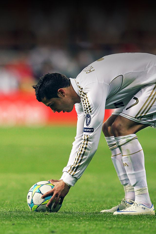 640x960 Ronaldo Time -  iPhone 4s Wallpaper