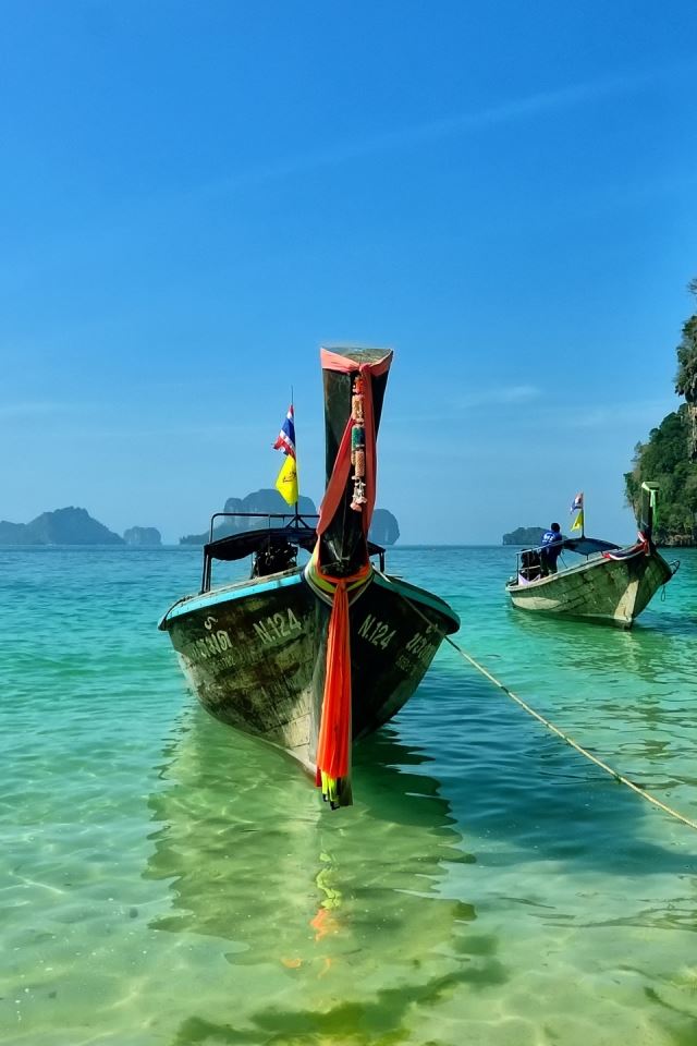 640x960 Railay Beach Thailand - sunshine iPhone 4s Wallpaper