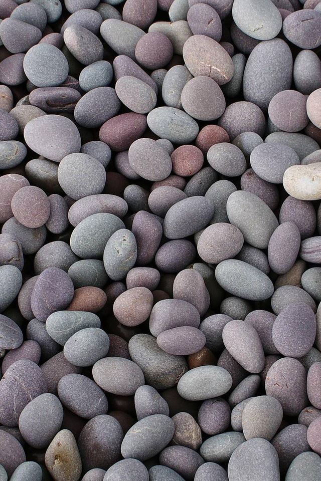 640x960 Smooth Pebbles - sunshine iPhone 4s Wallpaper