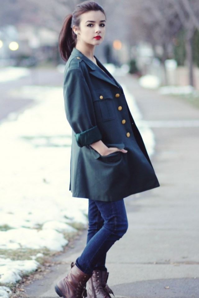640x960 Beautiful Model Girl Fashion Winter - snow iPhone 4s Wallpaper
