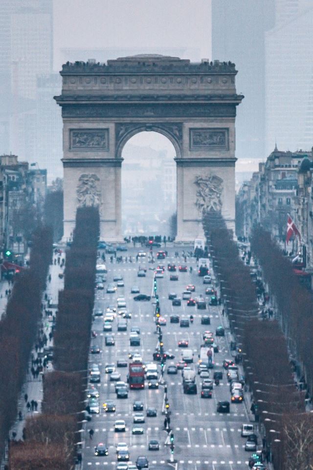 640x960 Arc De Triomphe - house iPhone 4s Wallpaper