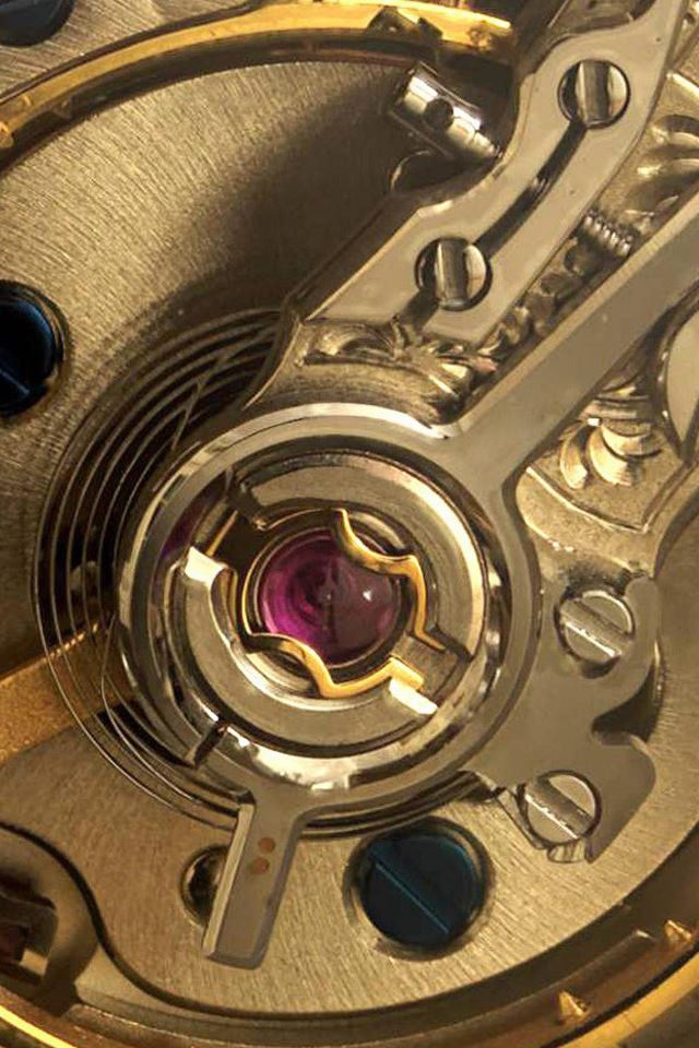 640x960 Golden Watch Gears - circle iPhone 4s Wallpaper
