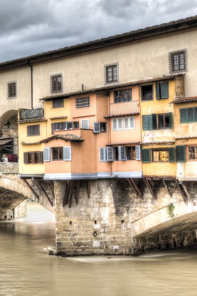 640x960 The Ponte Vecchio Florence - water iPhone 4s Wallpaper