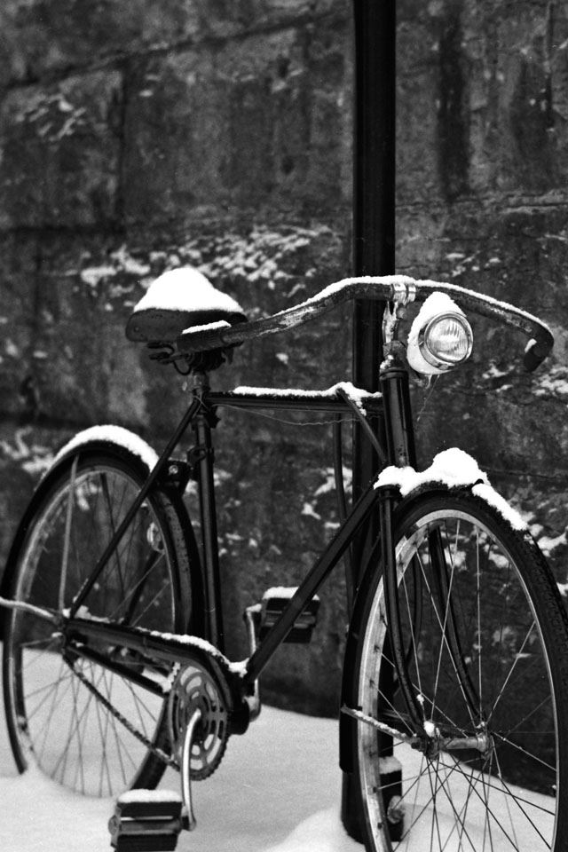 640x960 Bicycle  - background iPhone 4s Wallpaper