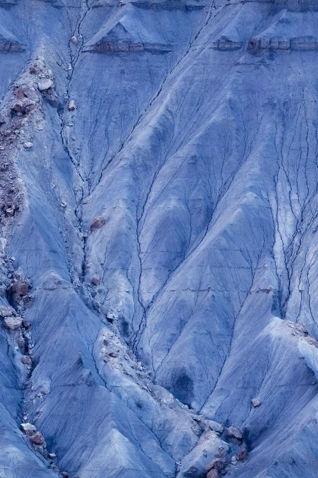 640x960 Pure Rock Mountain - pure iPhone 4s Wallpaper