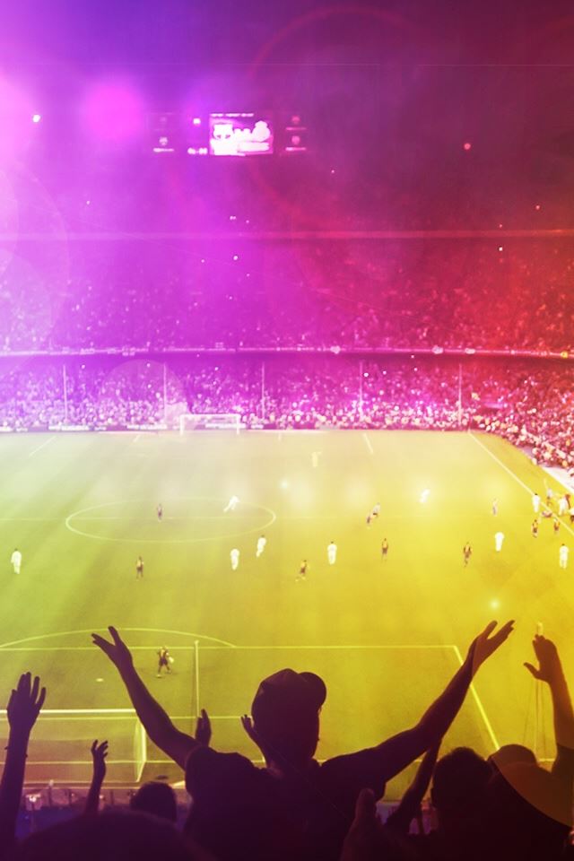 640x960 Cheerful Football Gymnasium -  iPhone 4s Wallpaper