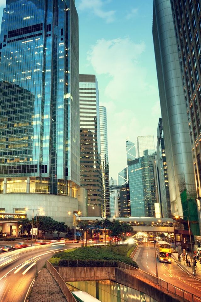 640x960 City Street Scene - building iPhone 4s Wallpaper