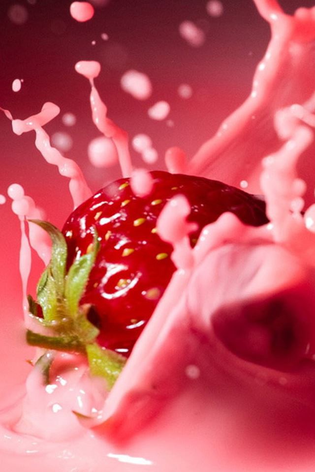 Strawberry Milk Splash iPhone 4s Wallpapers Free Download