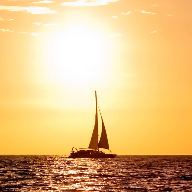 640x960 Nature Sunset At Big Island - brown iPhone 4s Wallpaper
