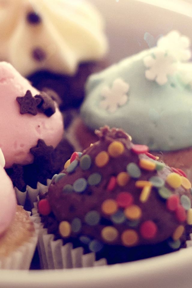 640x960 Delicious Dessert Cake -  iPhone 4s Wallpaper