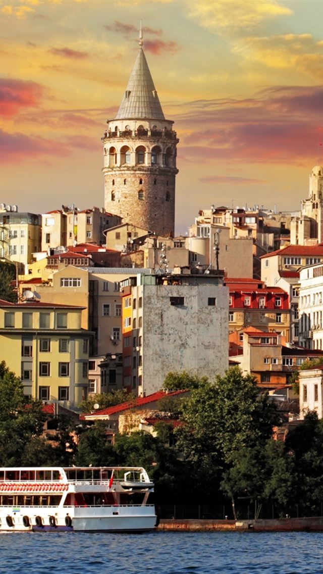 640x960 Istanbul Turkey Sea Buildings - coast iPhone 4s Wallpaper