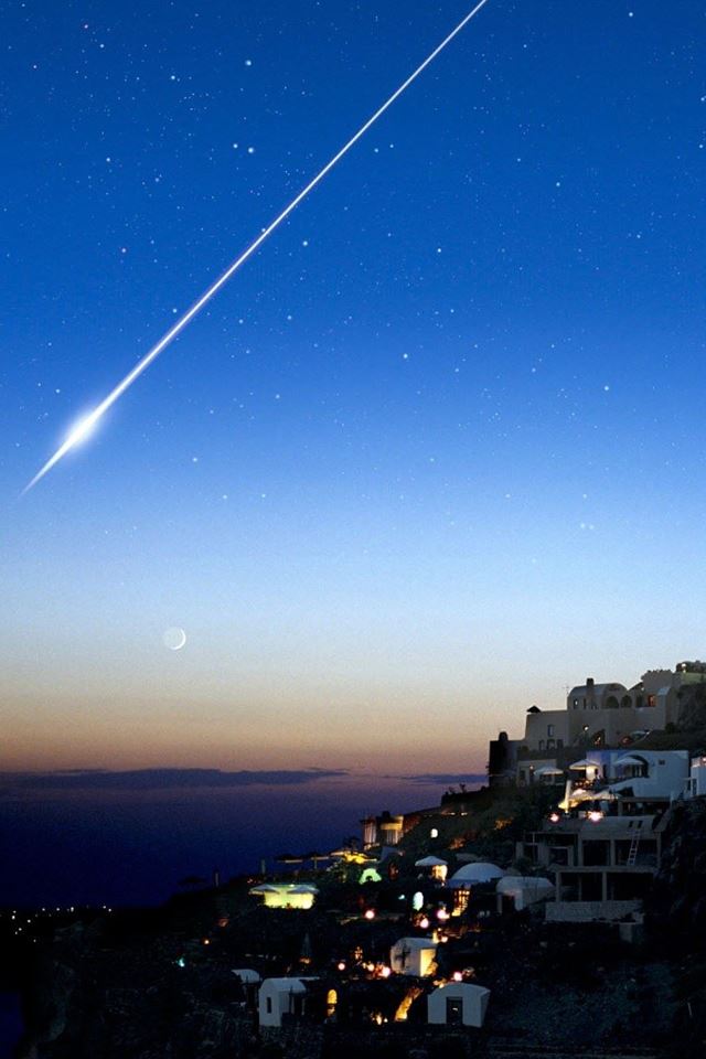 640x960 Shooting Star Over Cliff City - city iPhone 4s Wallpaper