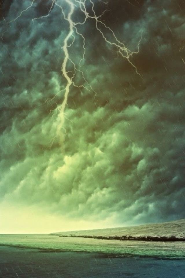 640x960 Nature Lightening Storm Landscape - clouds iPhone 4s Wallpaper