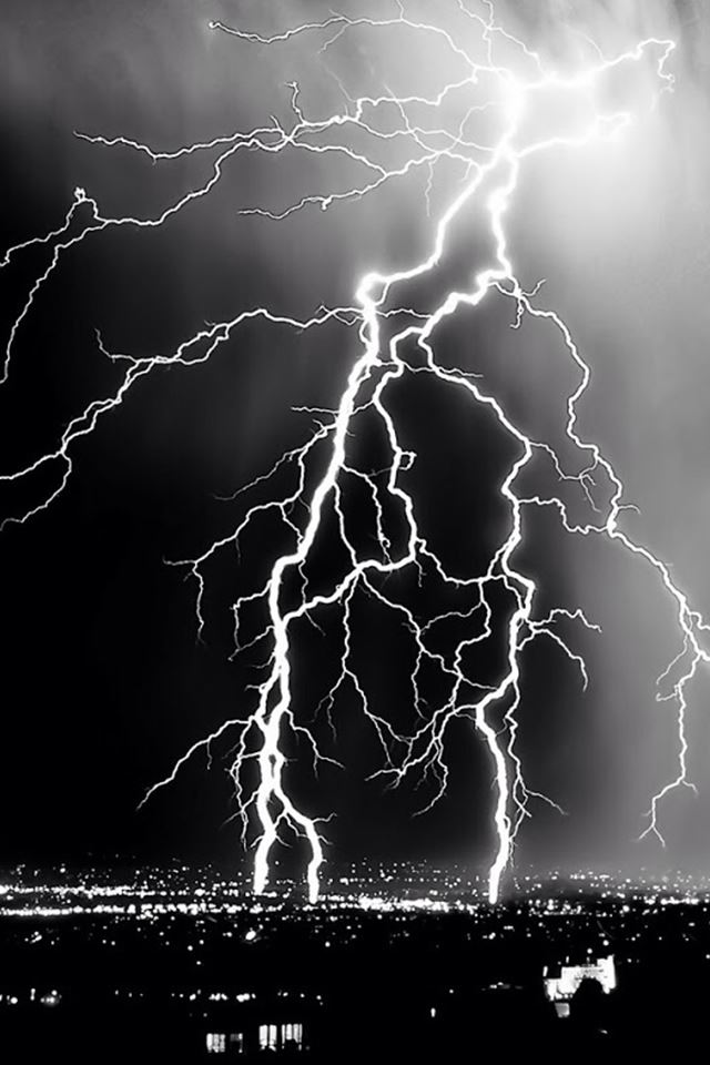 640x960 Summer White Lightening In Dark Sky - dark (black) iPhone 4s Wallpaper
