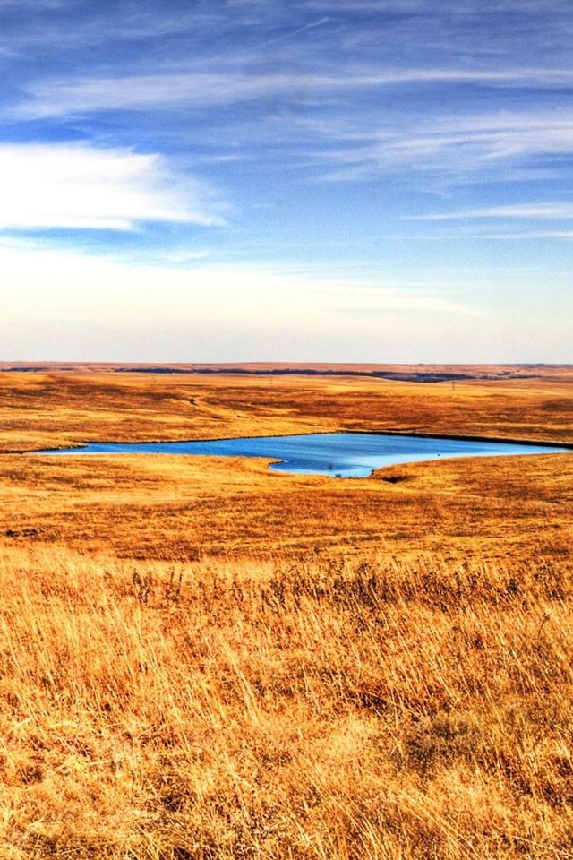 640x960 Vast Wither Grassland Lake Skyline Landscape -  iPhone 4s Wallpaper