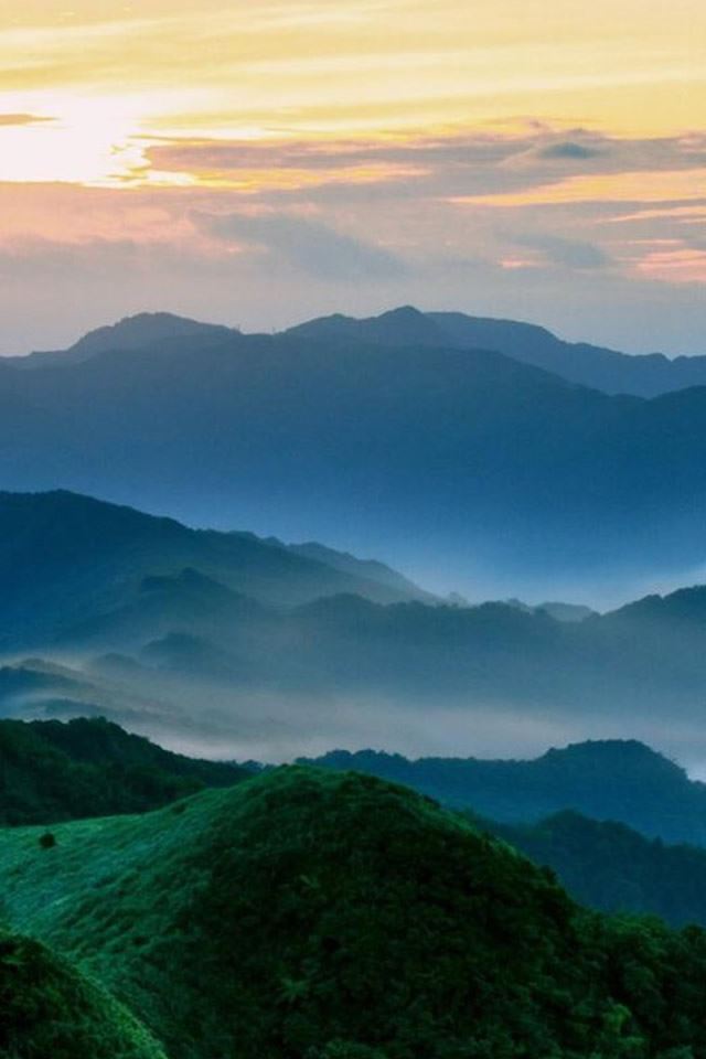 640x960 Nature Mist Mountains Hill Sky Landscape - mist iPhone 4s Wallpaper