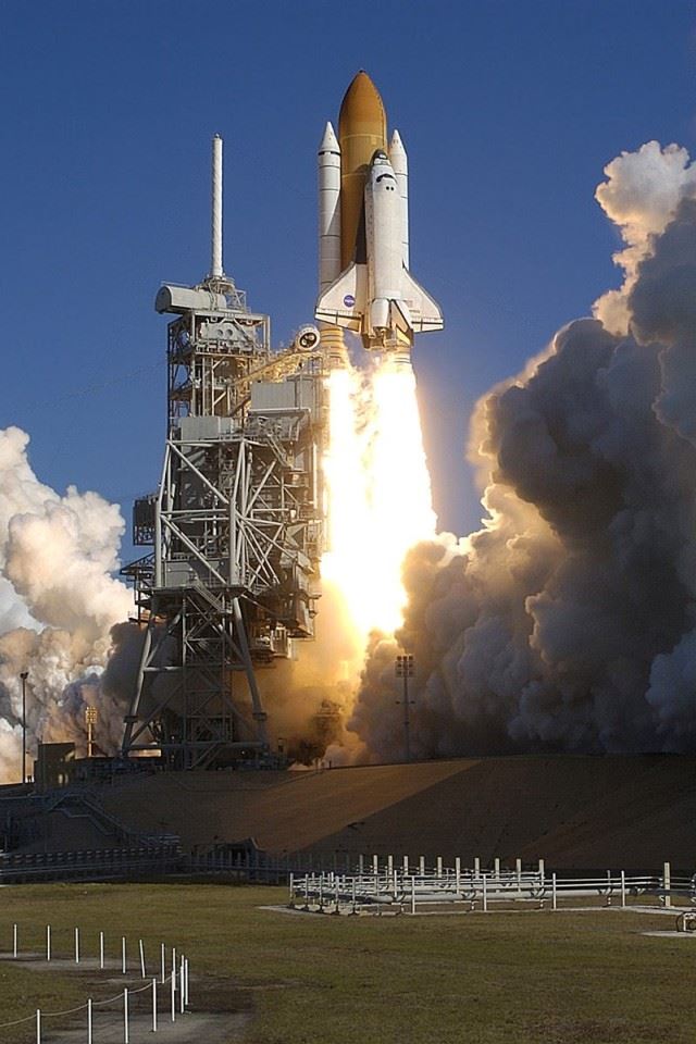 640x960 Rocket Launch -  iPhone 4s Wallpaper