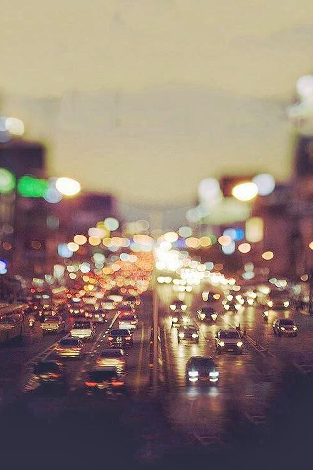 640x960 City Traffic Evening Tilt Shift - flare iPhone 4s Wallpaper